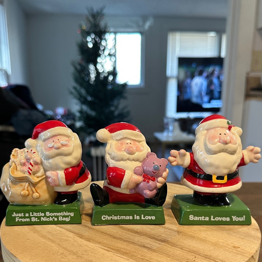 Vintage 1985 Santa Claus Figurine Set - Enesco